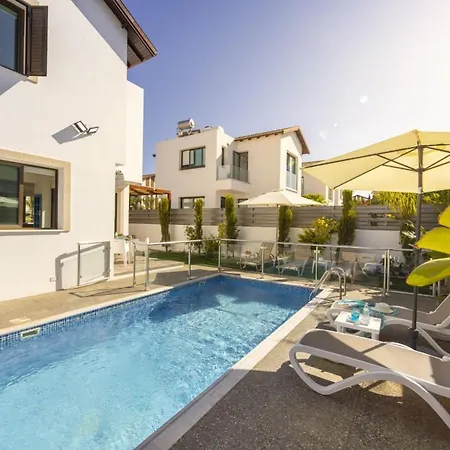 Stylish 3br Private Pool Garden Near *