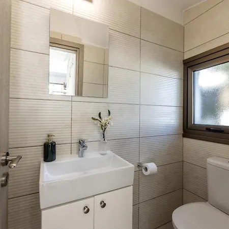 Stylish 3br Private Pool Garden Near Villa