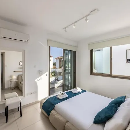 Stylish 3br Private Pool Garden Near Villa