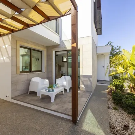 Stylish 3br Private Pool Garden Near Vila