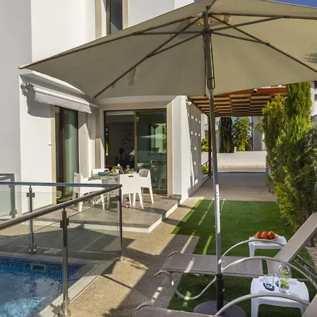 Villa Stylish 3br Private Pool Garden Near Paralimni