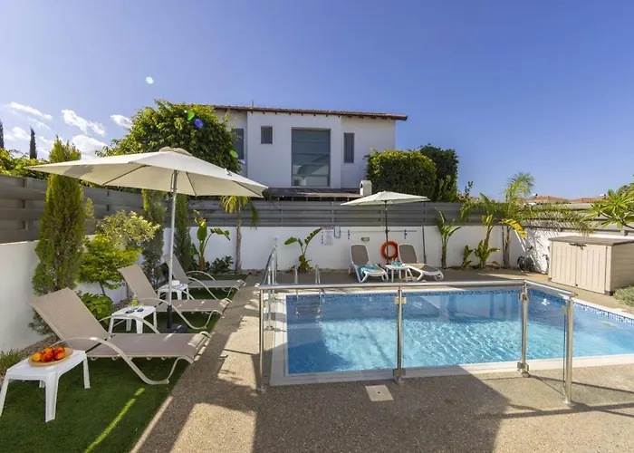 Vila Stylish 3br Private Pool Garden Near Paralimni